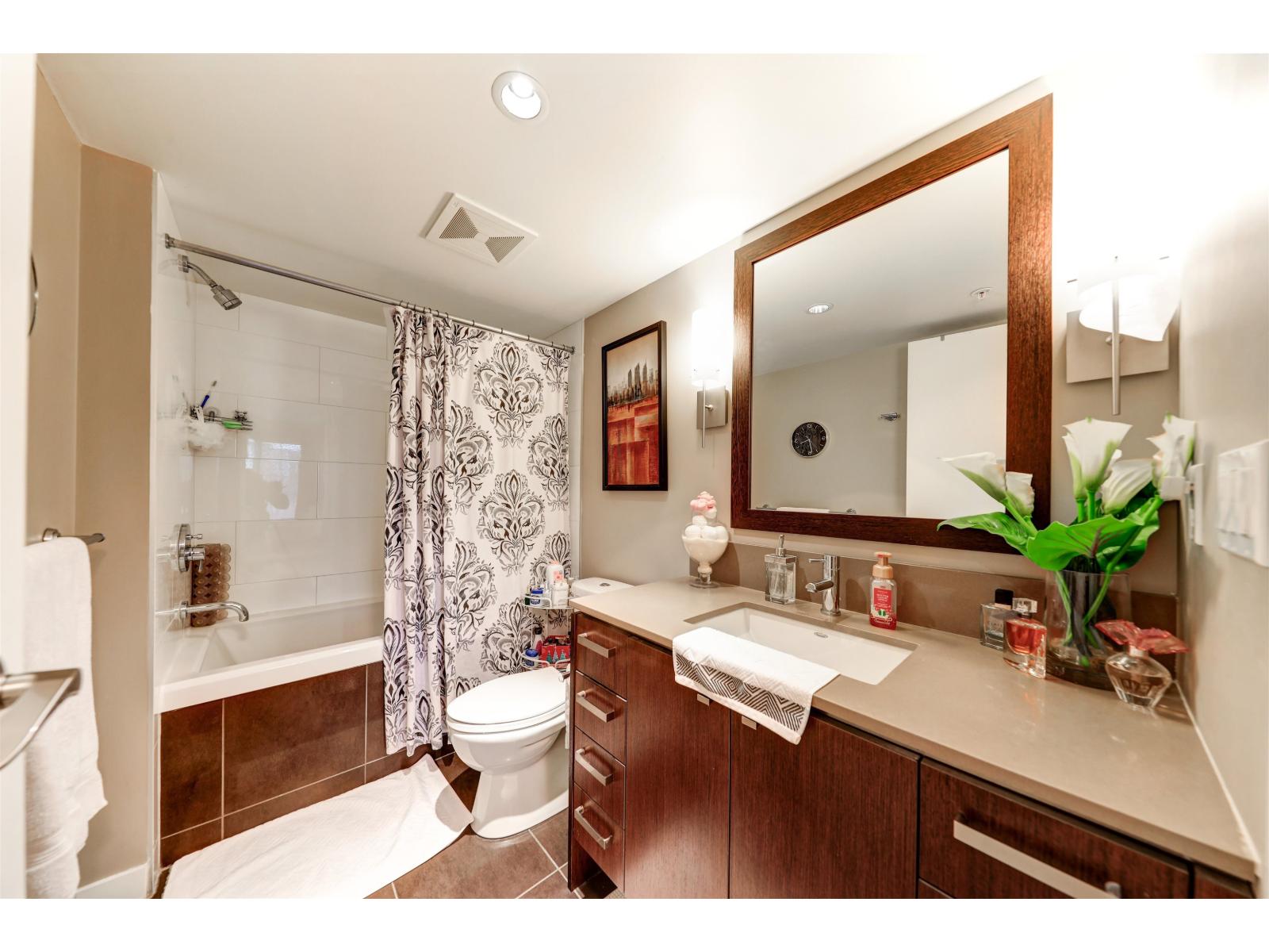 205 2940 King George Boulevard, Surrey, British Columbia V4P 1A2 - Photo 19 - R3107000