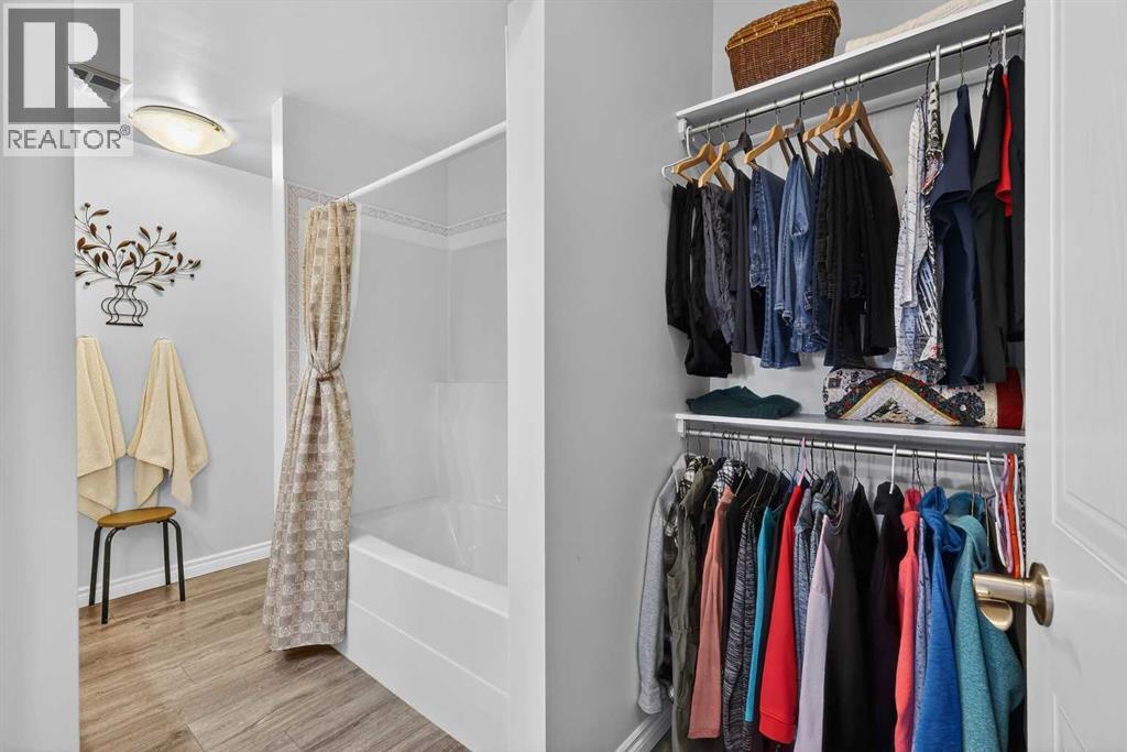 202, 43 Westlake Circle, Strathmore, Alberta  T1P 1T6 - Photo 23 - A2299600