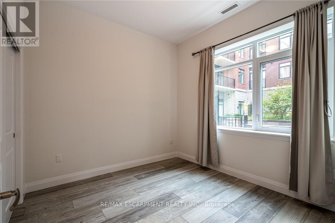 118 - 1 Redfern Avenue, Hamilton, Ontario  L9C 0E6 - Photo 13 - X12971944