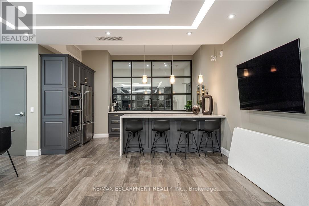 118 - 1 Redfern Avenue, Hamilton, Ontario  L9C 0E6 - Photo 28 - X12971944