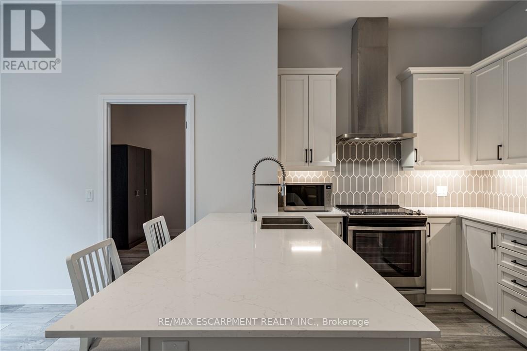 118 - 1 Redfern Avenue, Hamilton, Ontario  L9C 0E6 - Photo 6 - X12971944