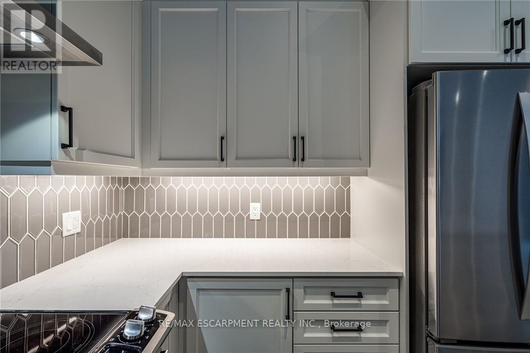 118 - 1 Redfern Avenue, Hamilton, Ontario  L9C 0E6 - Photo 9 - X12971944