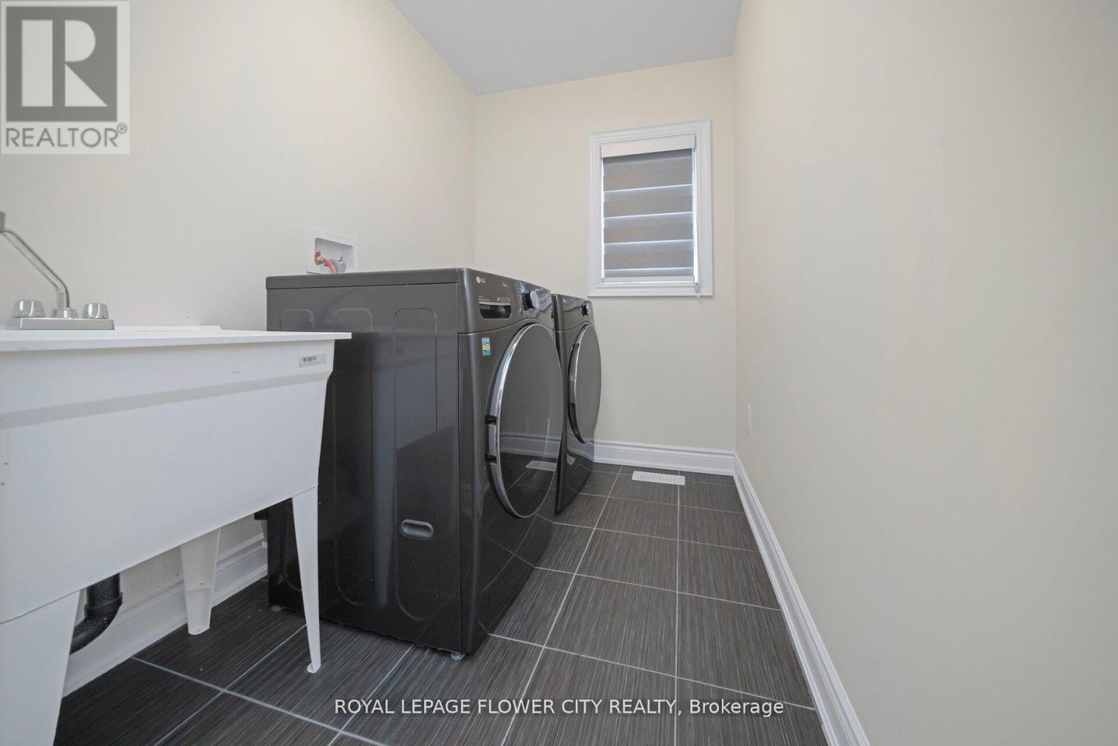 73 Sundin Drive, Haldimand, Ontario  N3W 0H3 - Photo 31 - X12971984