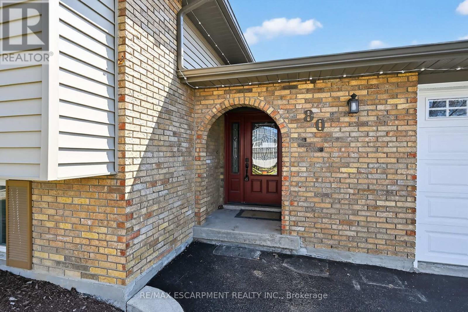 80 First Road W, Hamilton, Ontario  L8J 2S9 - Photo 3 - X12972058