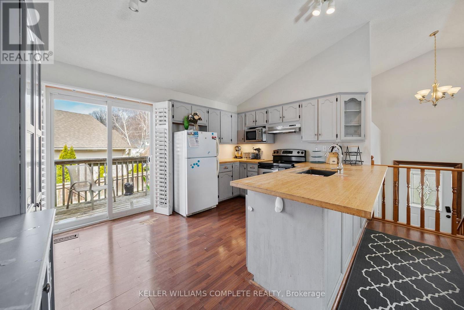 27 Morgan Drive, Haldimand, Ontario  N3W 1H6 - Photo 11 - X12972062