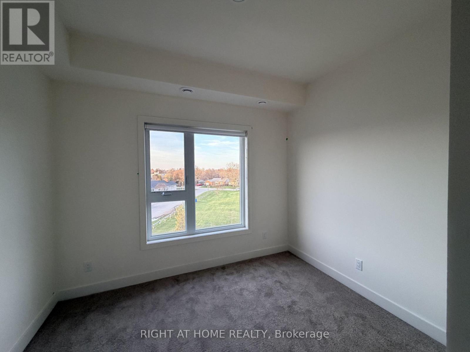 301a - 16 Melbourne Avenue, St. Catharines, Ontario  L2P 0G5 - Photo 10 - X12972168