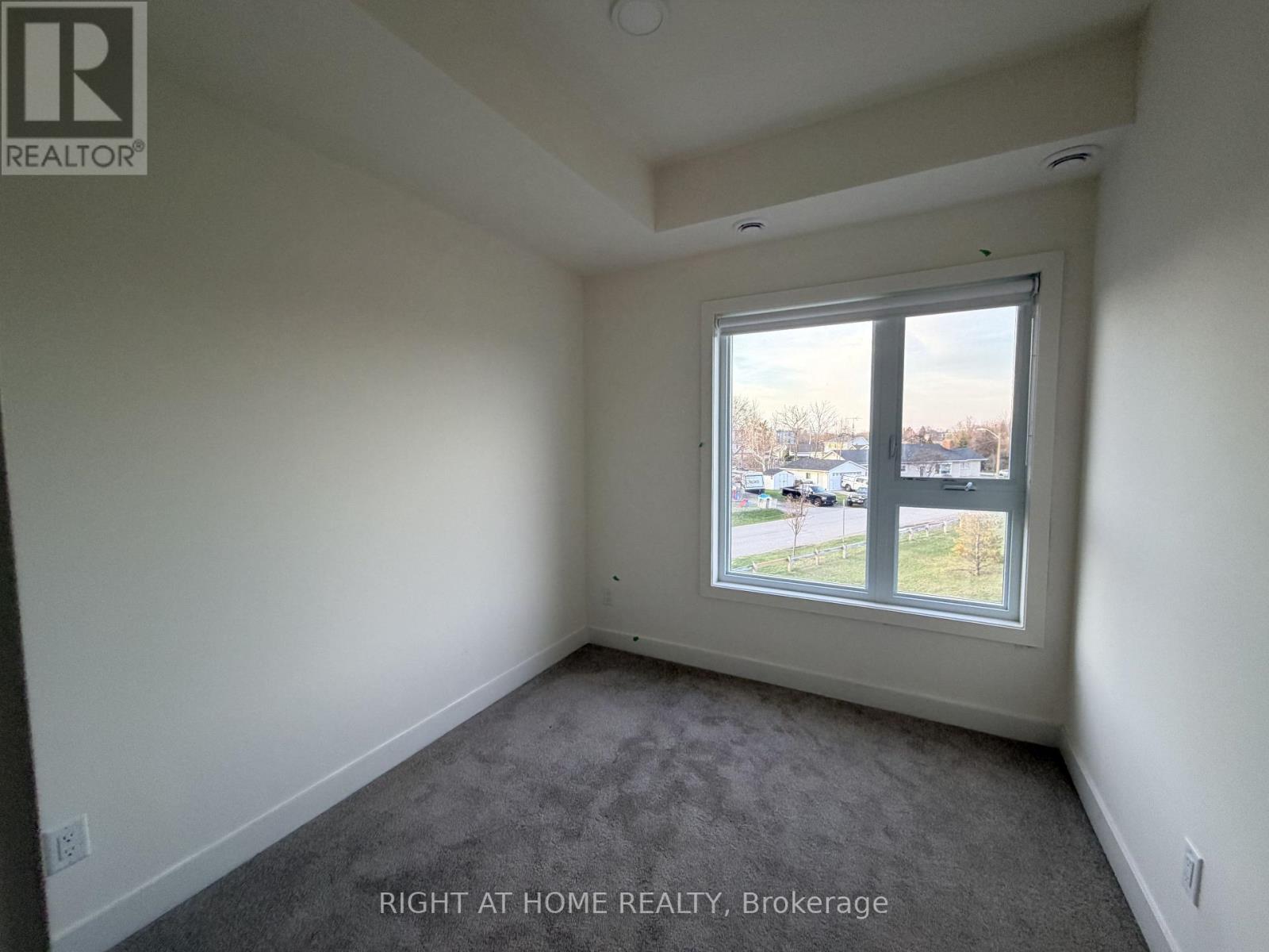 301a - 16 Melbourne Avenue, St. Catharines, Ontario  L2P 0G5 - Photo 5 - X12972168