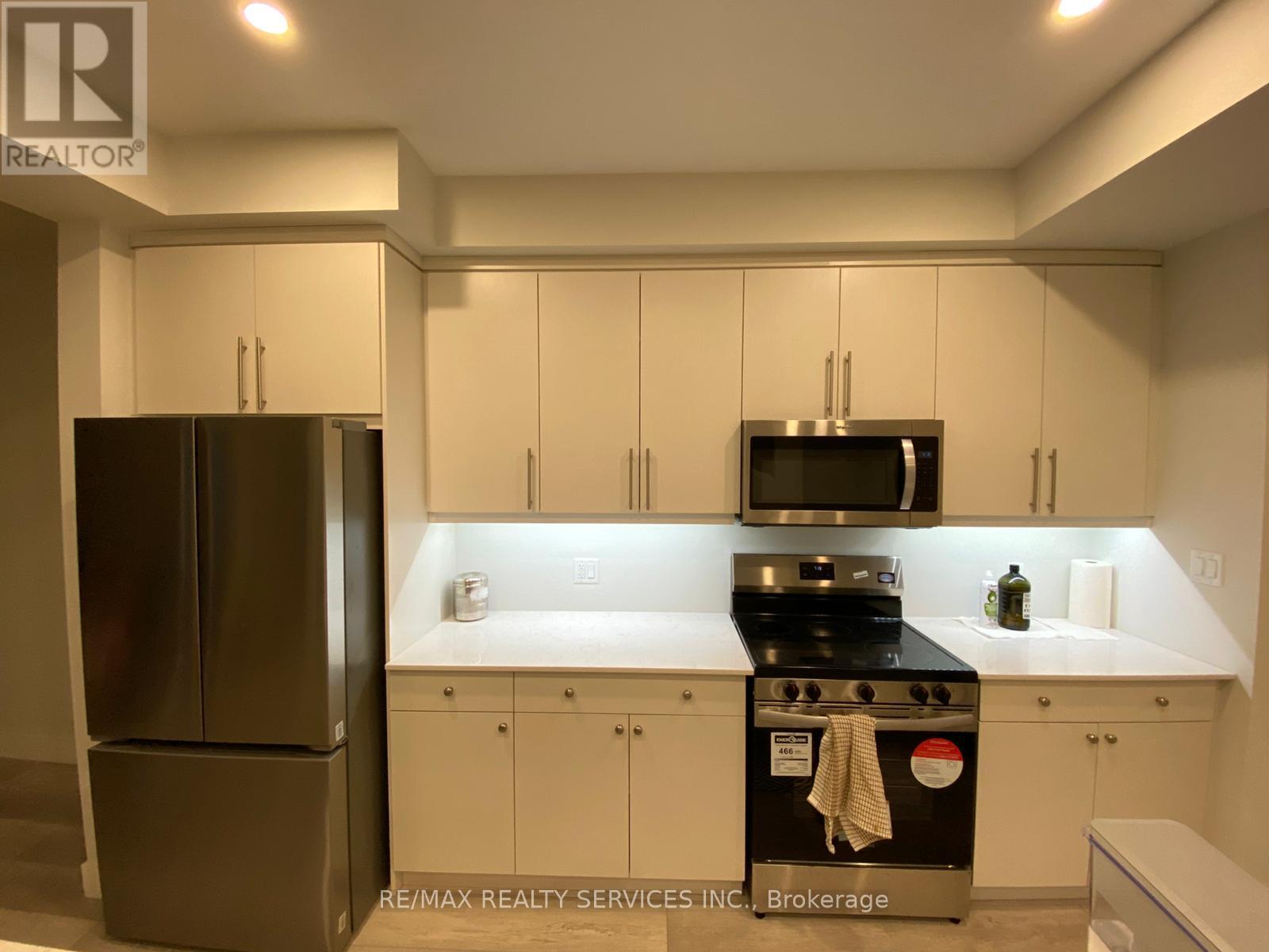 12 - 925 Deveron Crescent, London South, Ontario  N5Z 5A4 - Photo 3 - X12972194