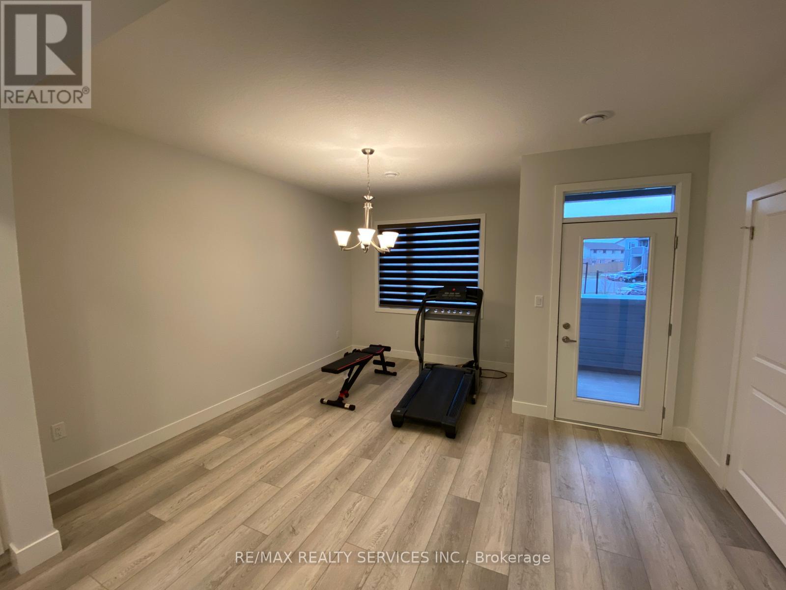 12 - 925 Deveron Crescent, London South, Ontario  N5Z 5A4 - Photo 4 - X12972194