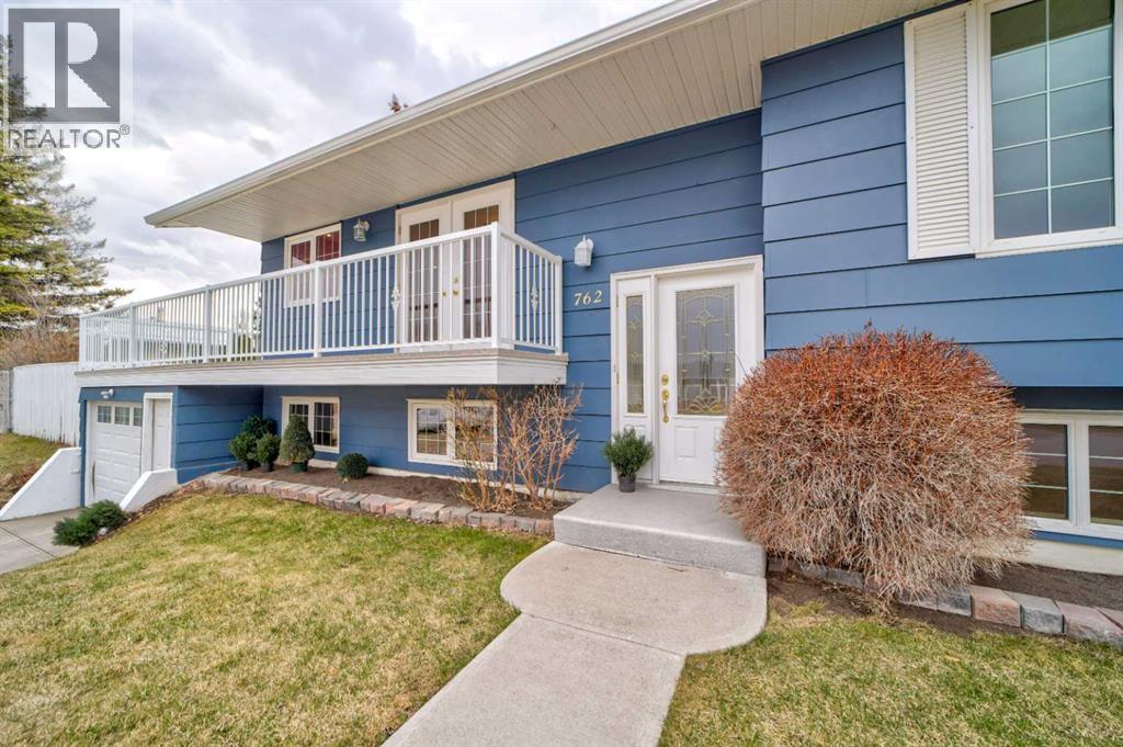 762 Lebel Street, Pincher Creek, Alberta  T0K 1W0 - Photo 3 - A2277520