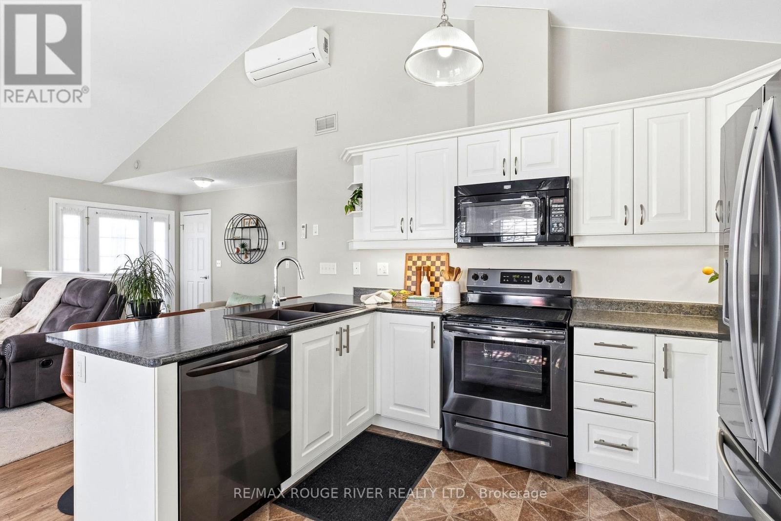 804 - 325 Densmore Road, Cobourg, Ontario K9A 0E4 - Photo 13 - X12972334