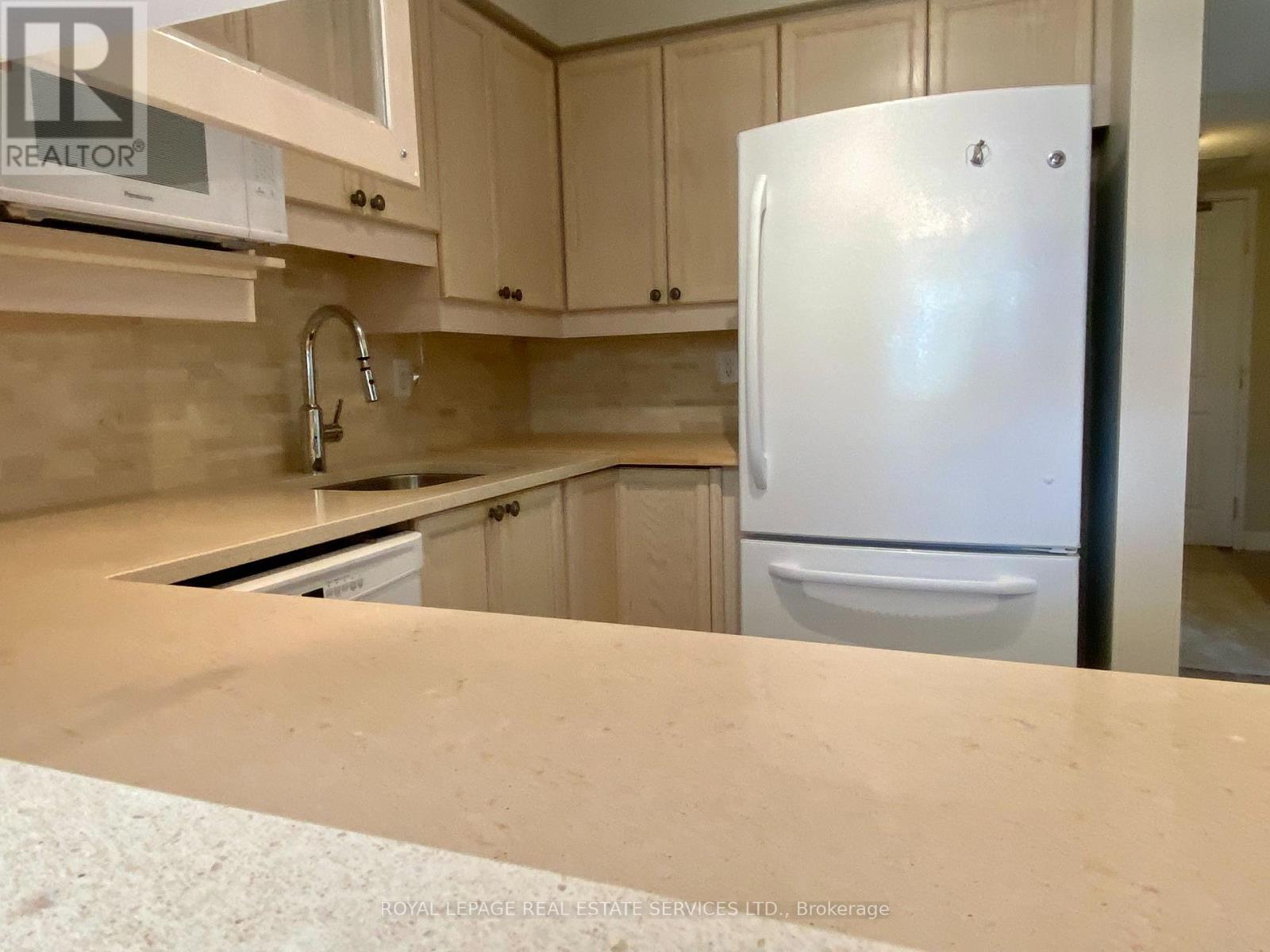 402 - 216c Plains Road W, Burlington, Ontario  L7T 4L1 - Photo 17 - W12934424