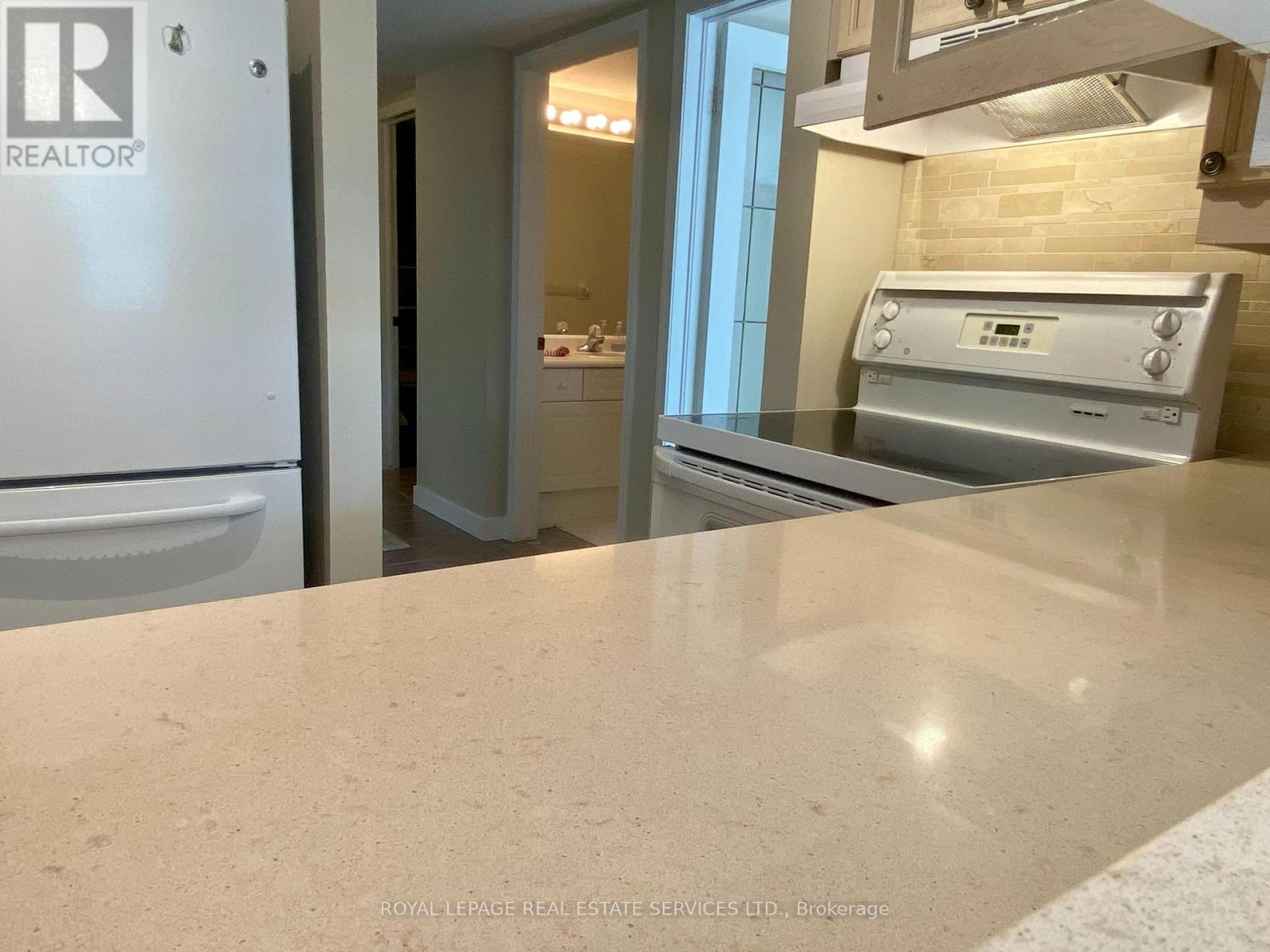 402 - 216c Plains Road W, Burlington, Ontario  L7T 4L1 - Photo 18 - W12934424