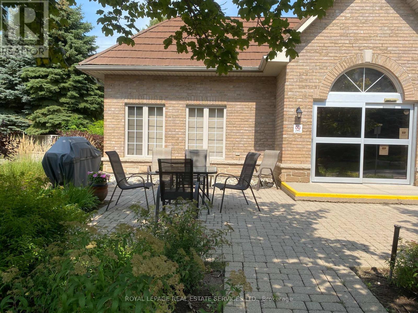 402 - 216c Plains Road W, Burlington, Ontario  L7T 4L1 - Photo 32 - W12934424