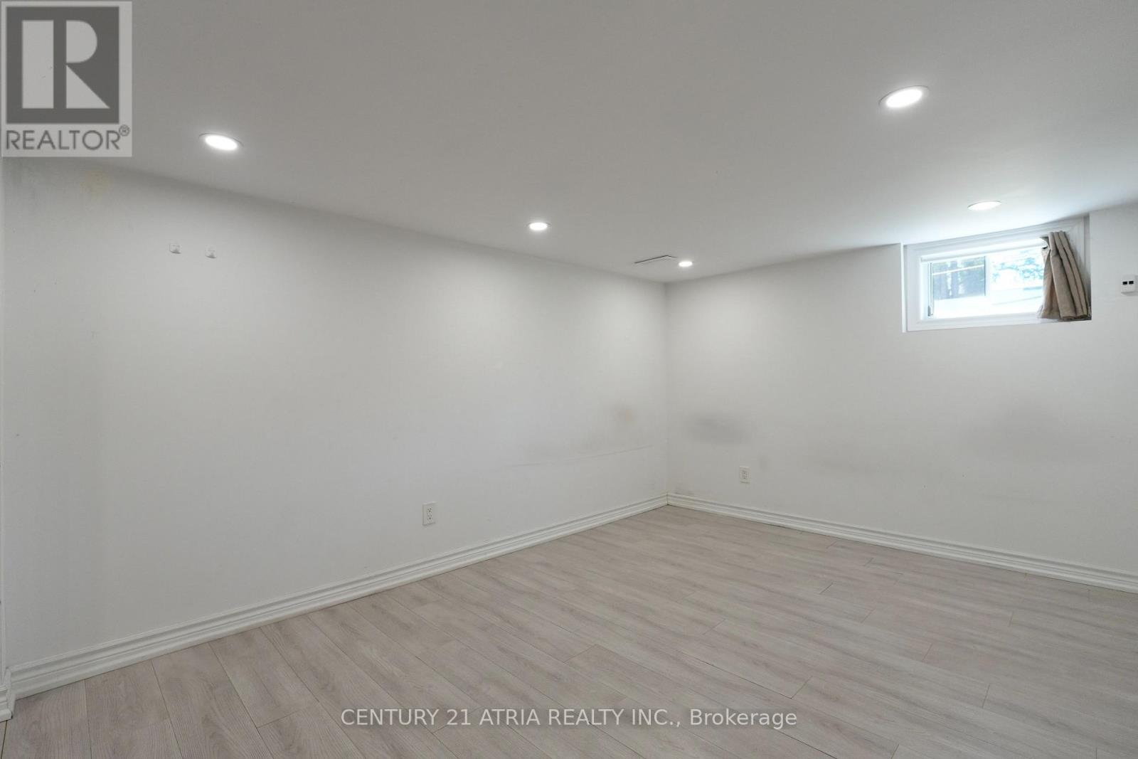 Lower - 1070 Fergus Avenue, Mississauga, Ontario  L5E 2P1 - Photo 4 - W12957044