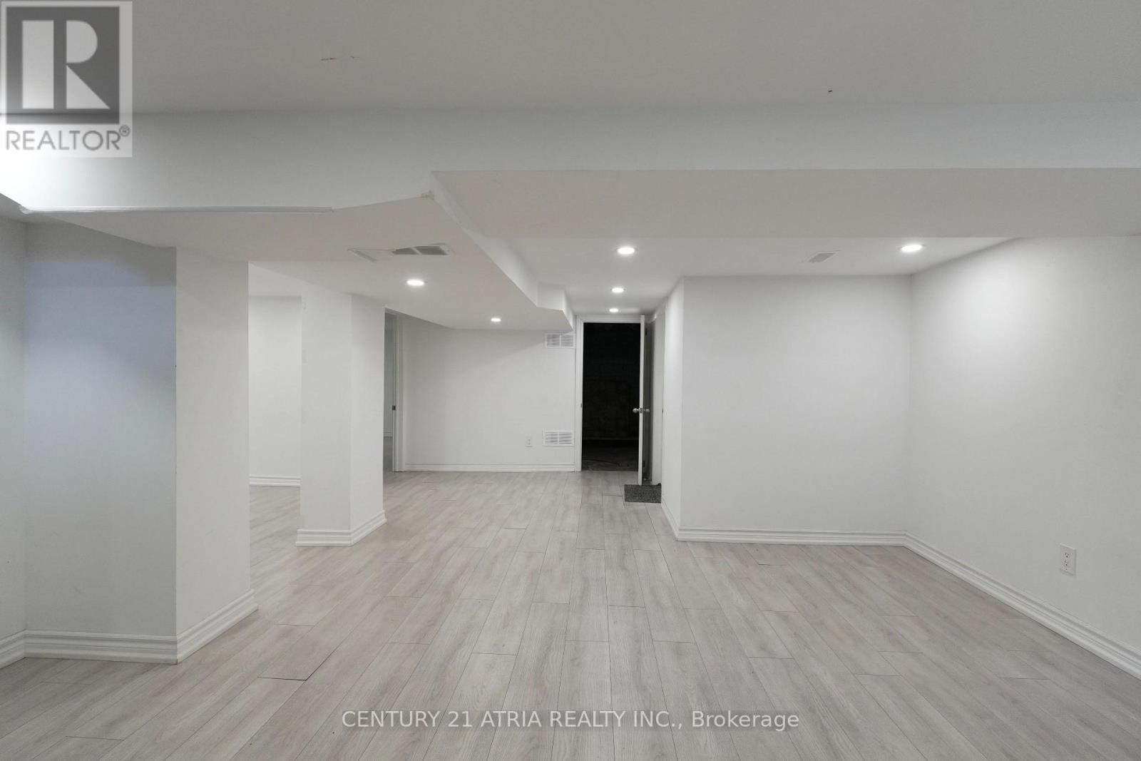 Lower - 1070 Fergus Avenue, Mississauga, Ontario  L5E 2P1 - Photo 18 - W12957044