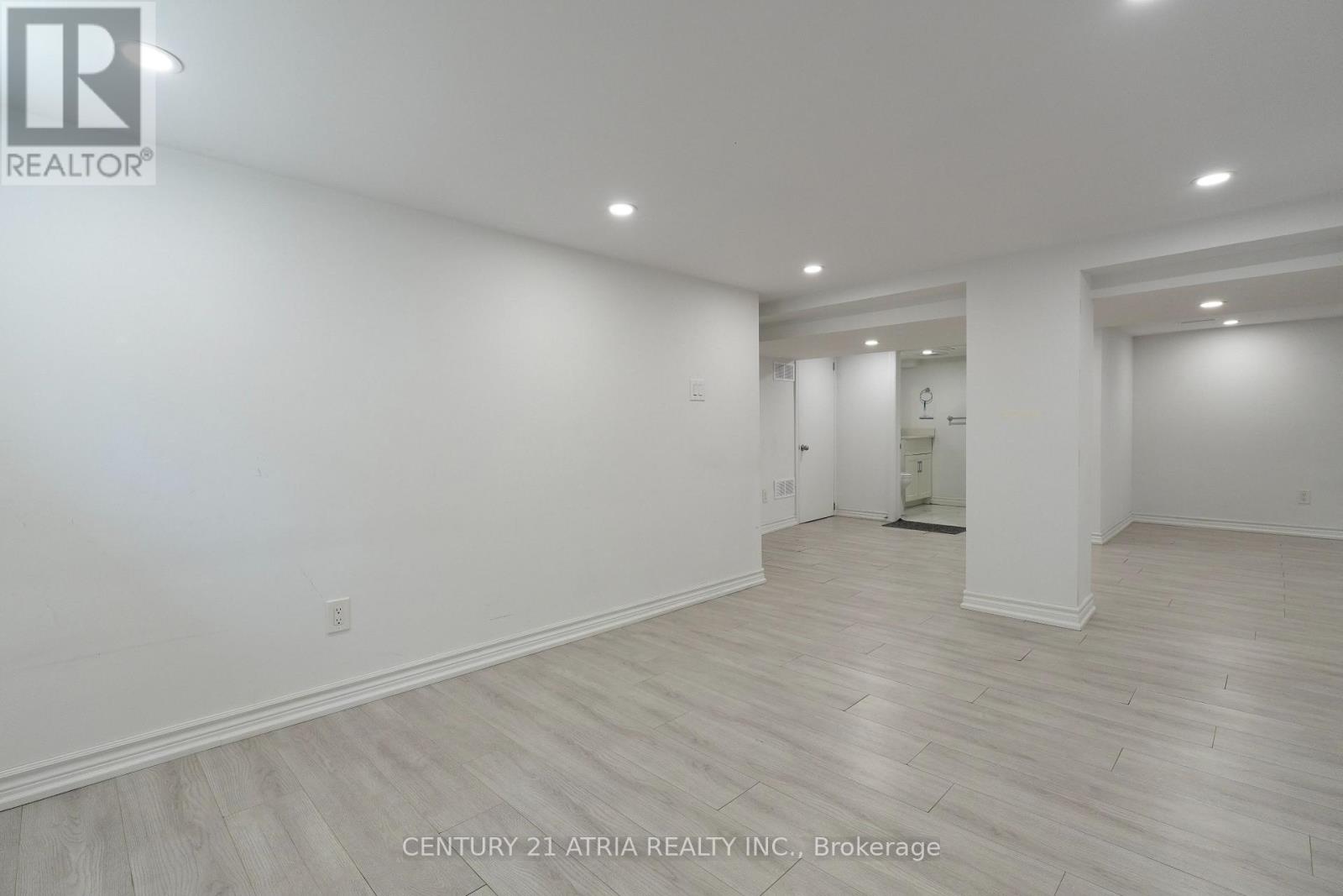 Lower - 1070 Fergus Avenue, Mississauga, Ontario  L5E 2P1 - Photo 6 - W12957044
