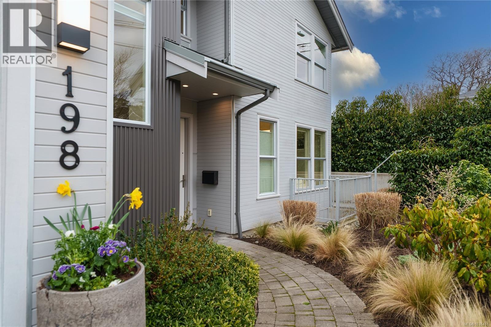 198 Olive St, Victoria, British Columbia  V8S 3H3 - Photo 30 - 1031411