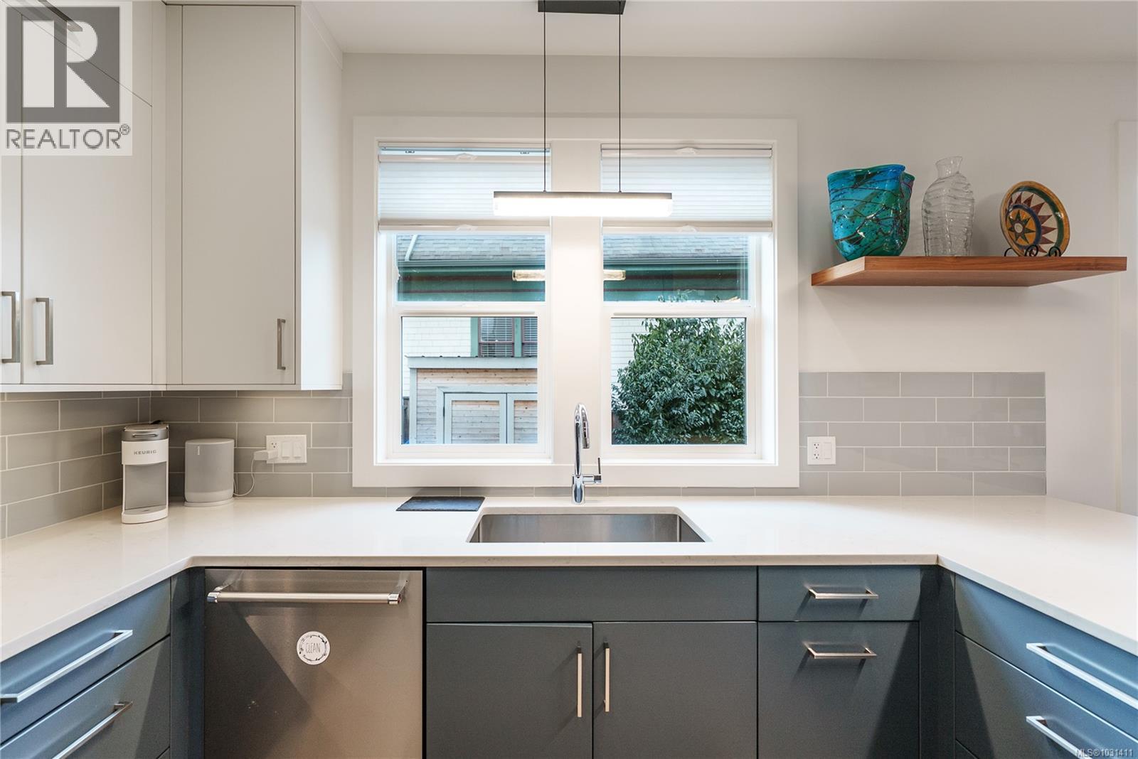 198 Olive St, Victoria, British Columbia  V8S 3H3 - Photo 7 - 1031411