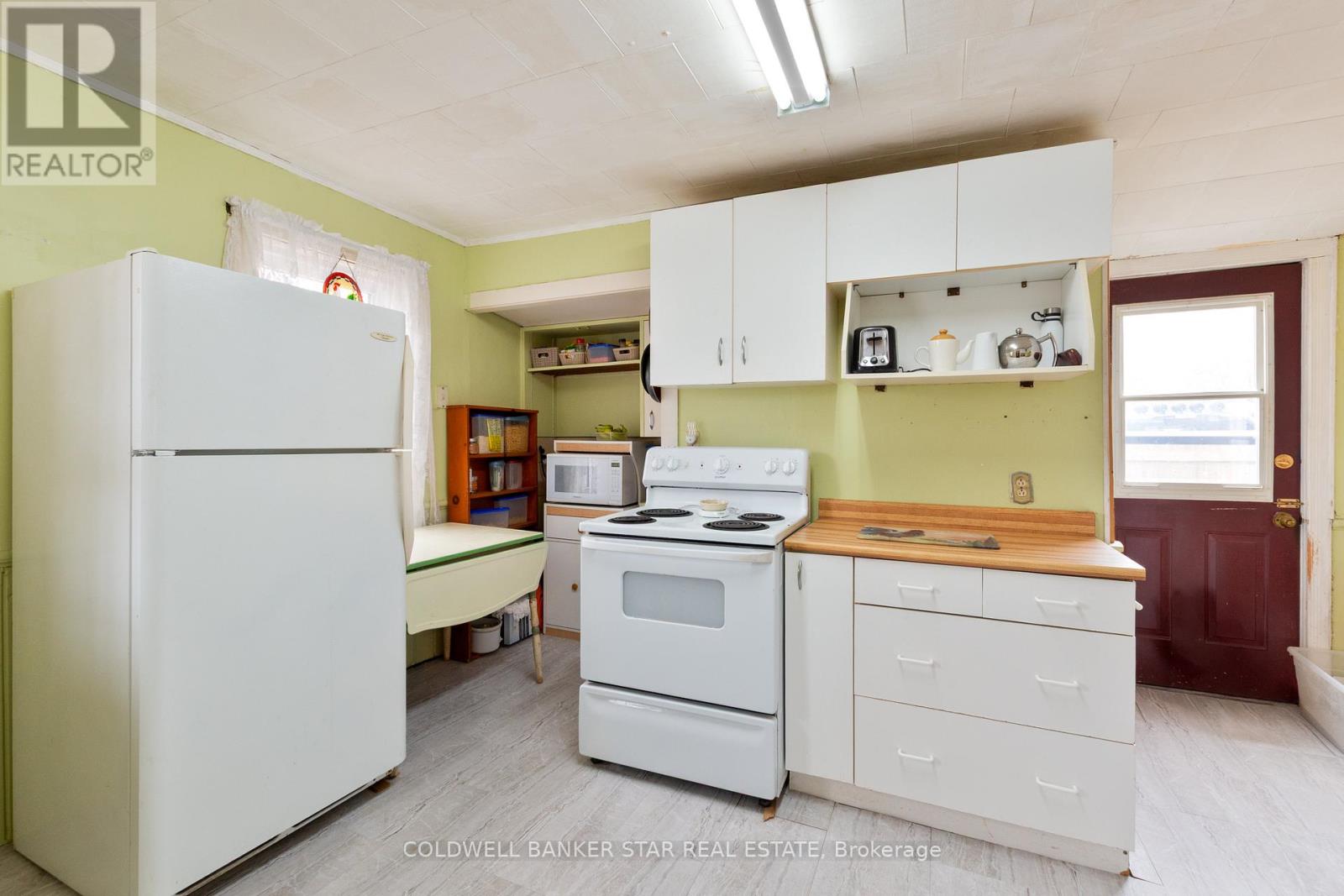 24 Hiawatha Street, St. Thomas, Ontario  N5P 2T2 - Photo 14 - X12961512