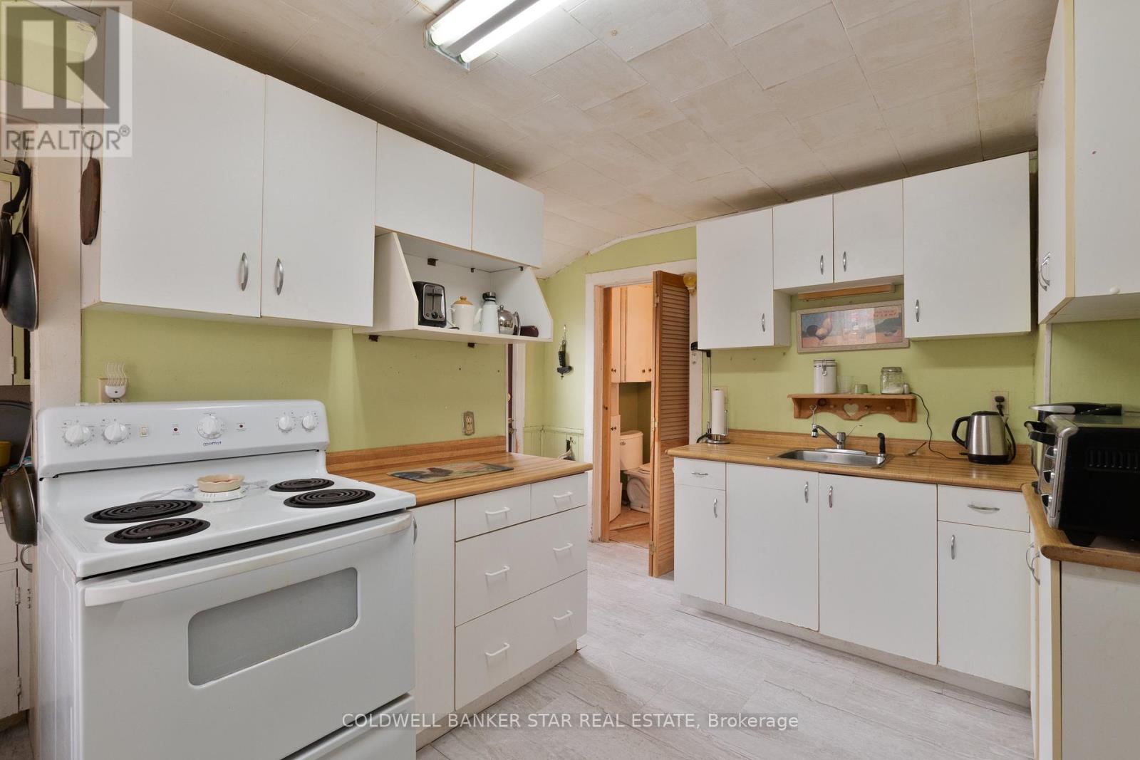 24 Hiawatha Street, St. Thomas, Ontario  N5P 2T2 - Photo 15 - X12961512