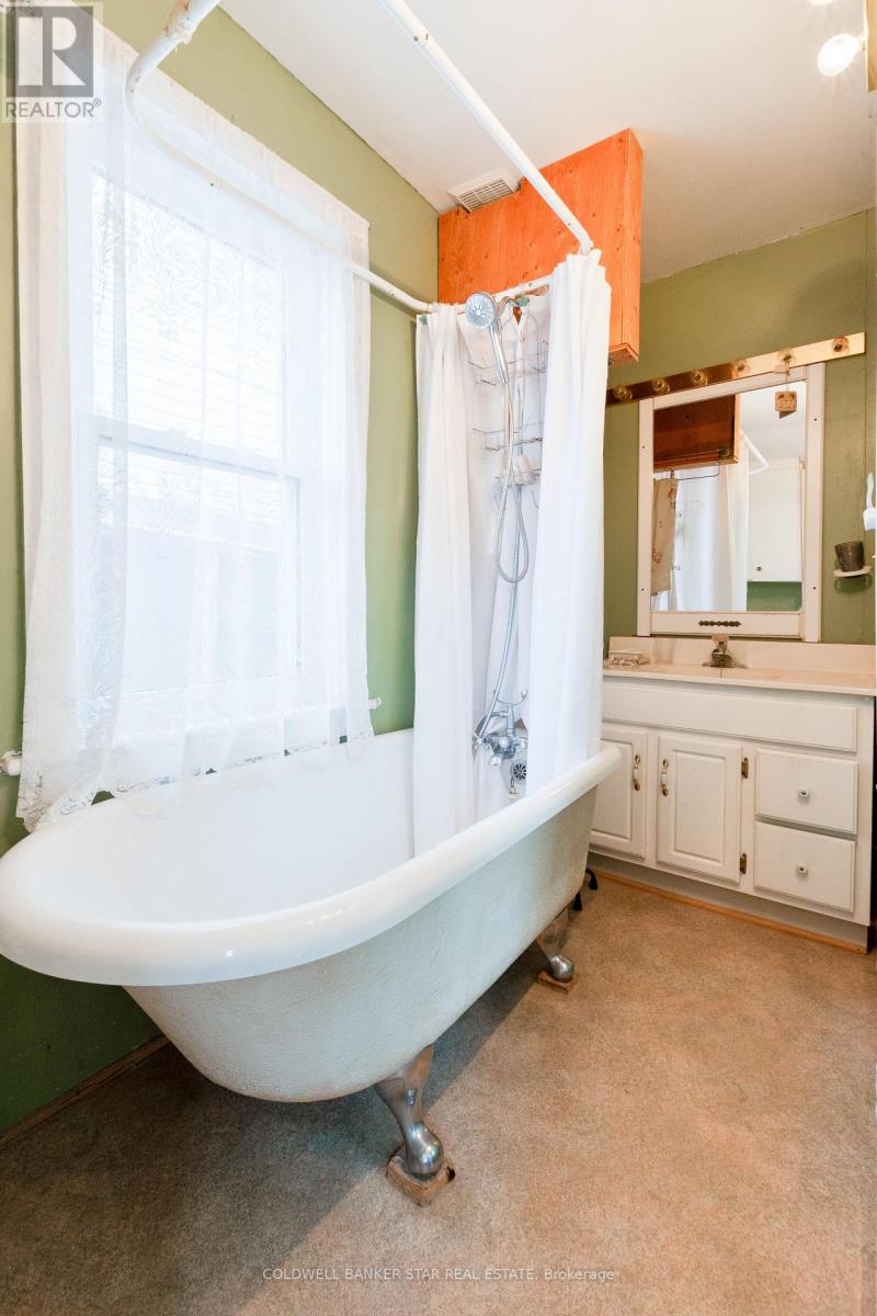 24 Hiawatha Street, St. Thomas, Ontario  N5P 2T2 - Photo 19 - X12961512