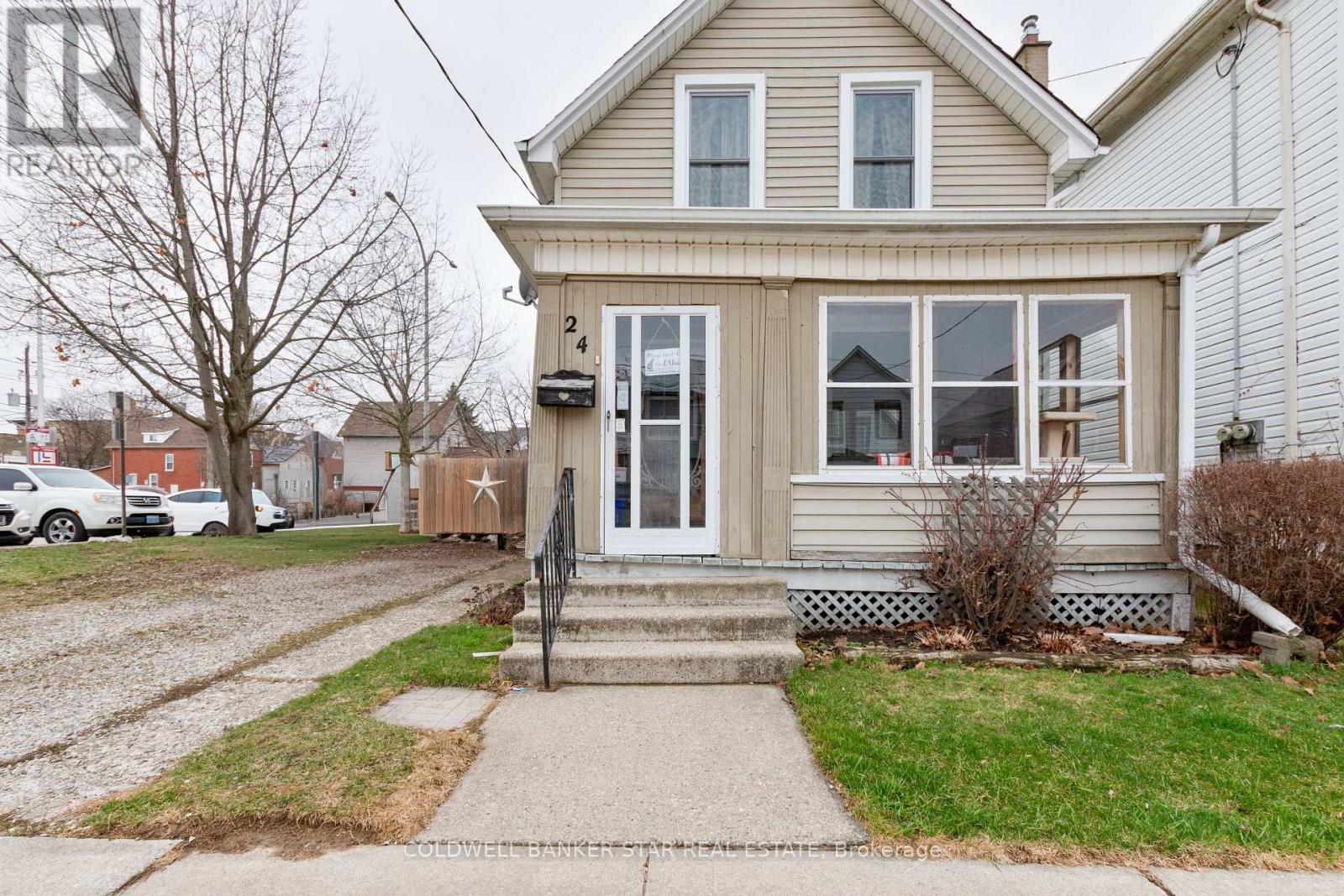 24 Hiawatha Street, St. Thomas, Ontario  N5P 2T2 - Photo 3 - X12961512