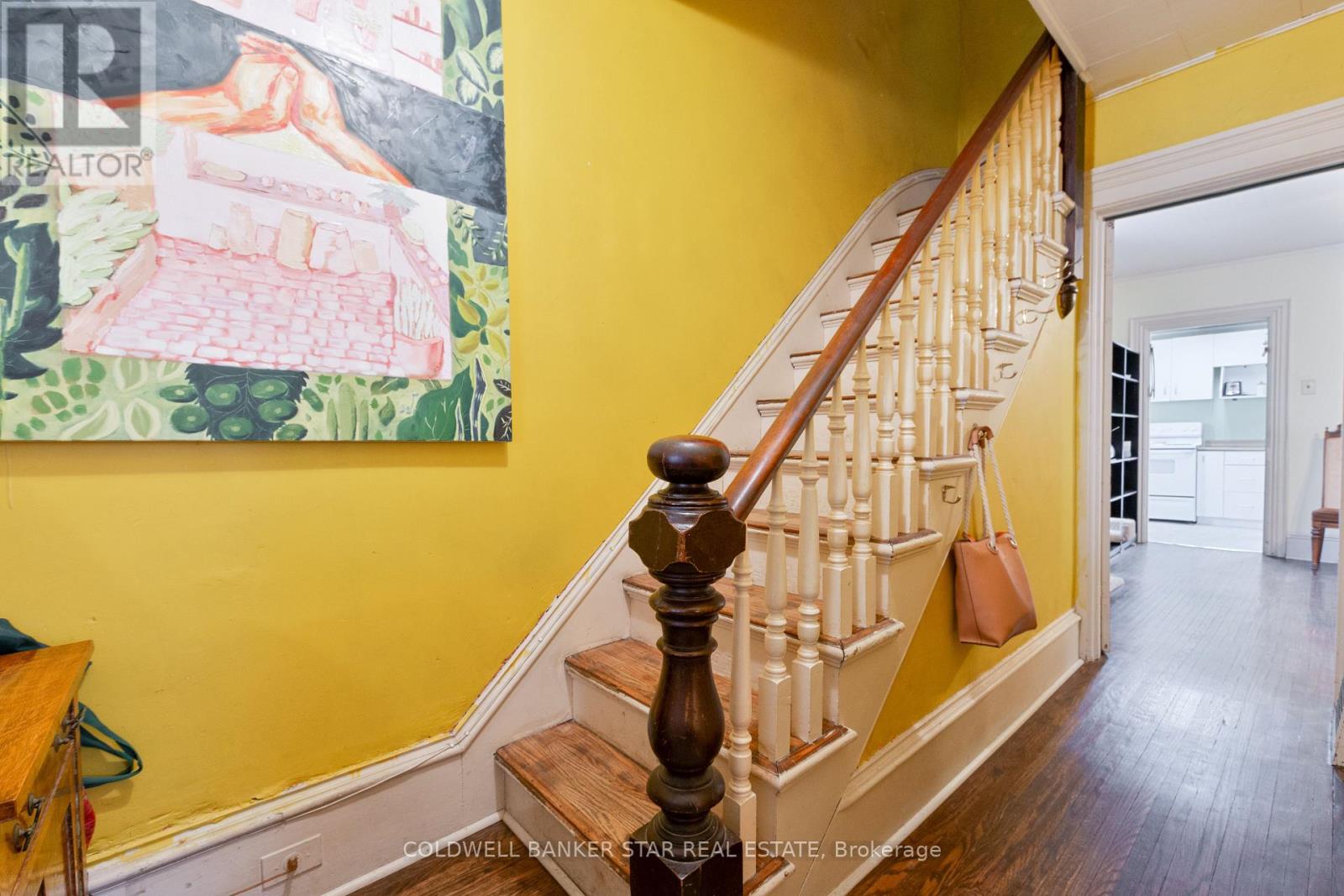 24 Hiawatha Street, St. Thomas, Ontario  N5P 2T2 - Photo 7 - X12961512