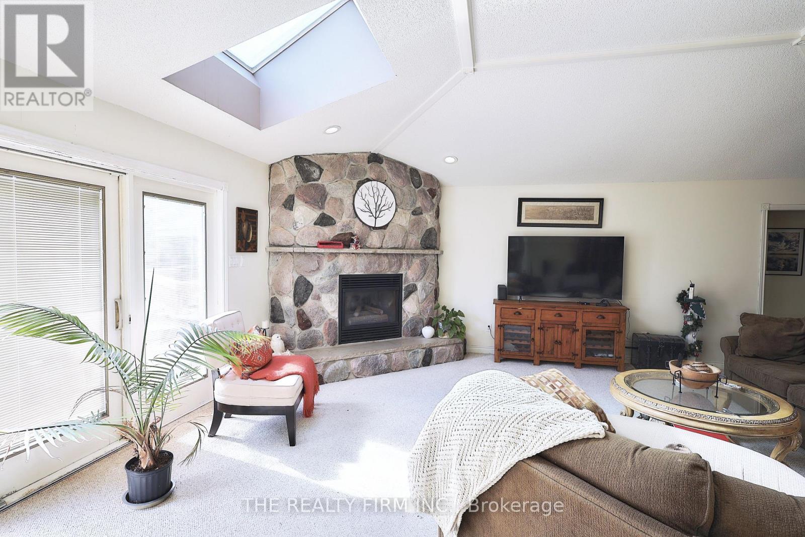 10308 Greenpark Road, Southwold, Ontario  N5P 3T2 - Photo 13 - X12972262