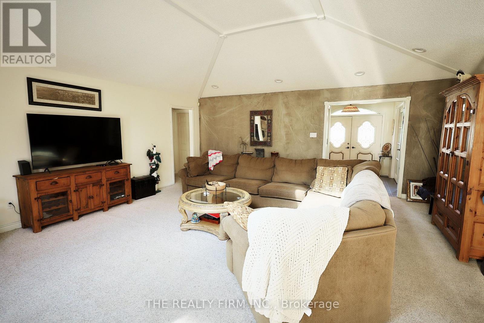 10308 Greenpark Road, Southwold, Ontario  N5P 3T2 - Photo 14 - X12972262