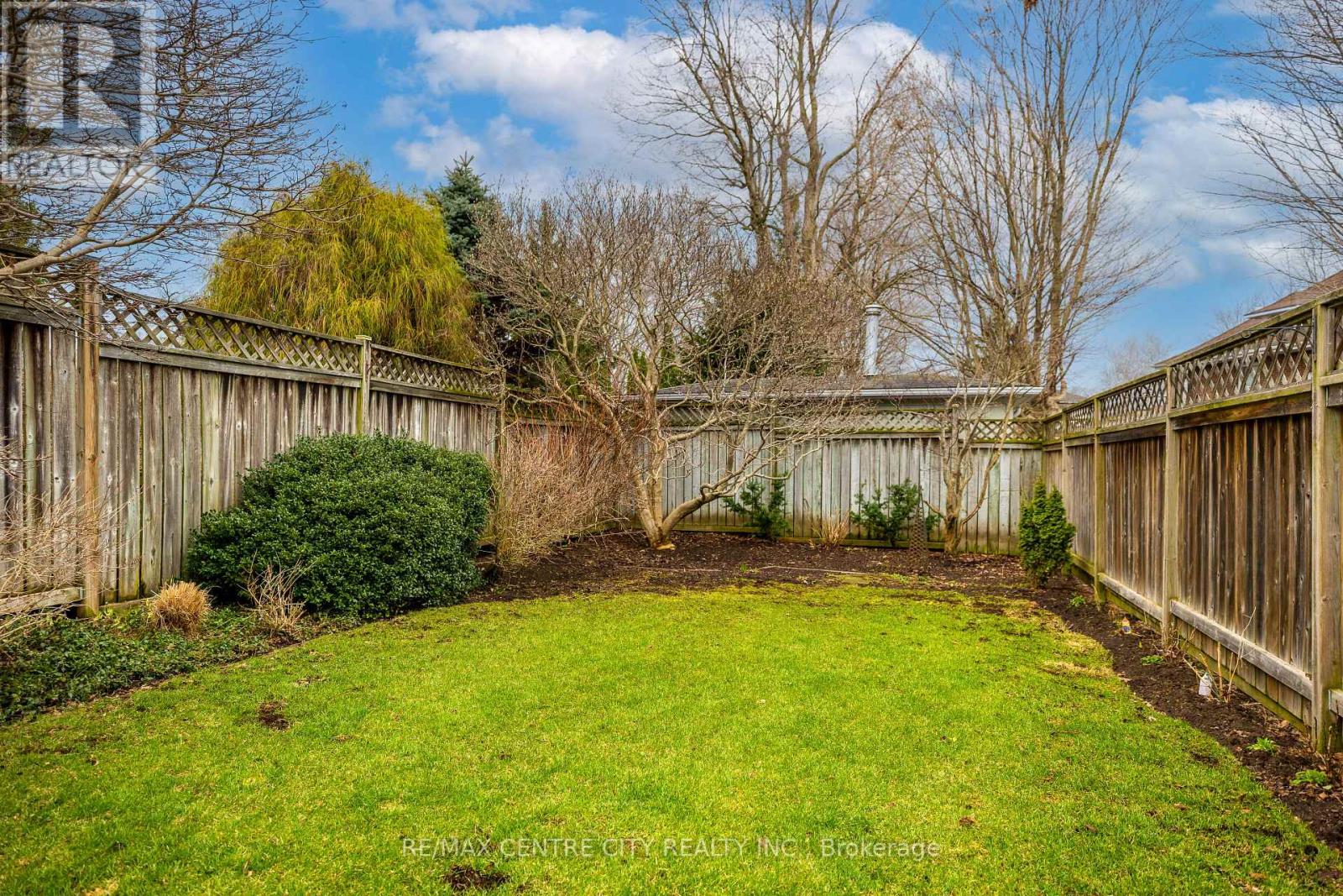 12 Rosebery Place, St. Thomas, Ontario  N5R 2H7 - Photo 7 - X12972340