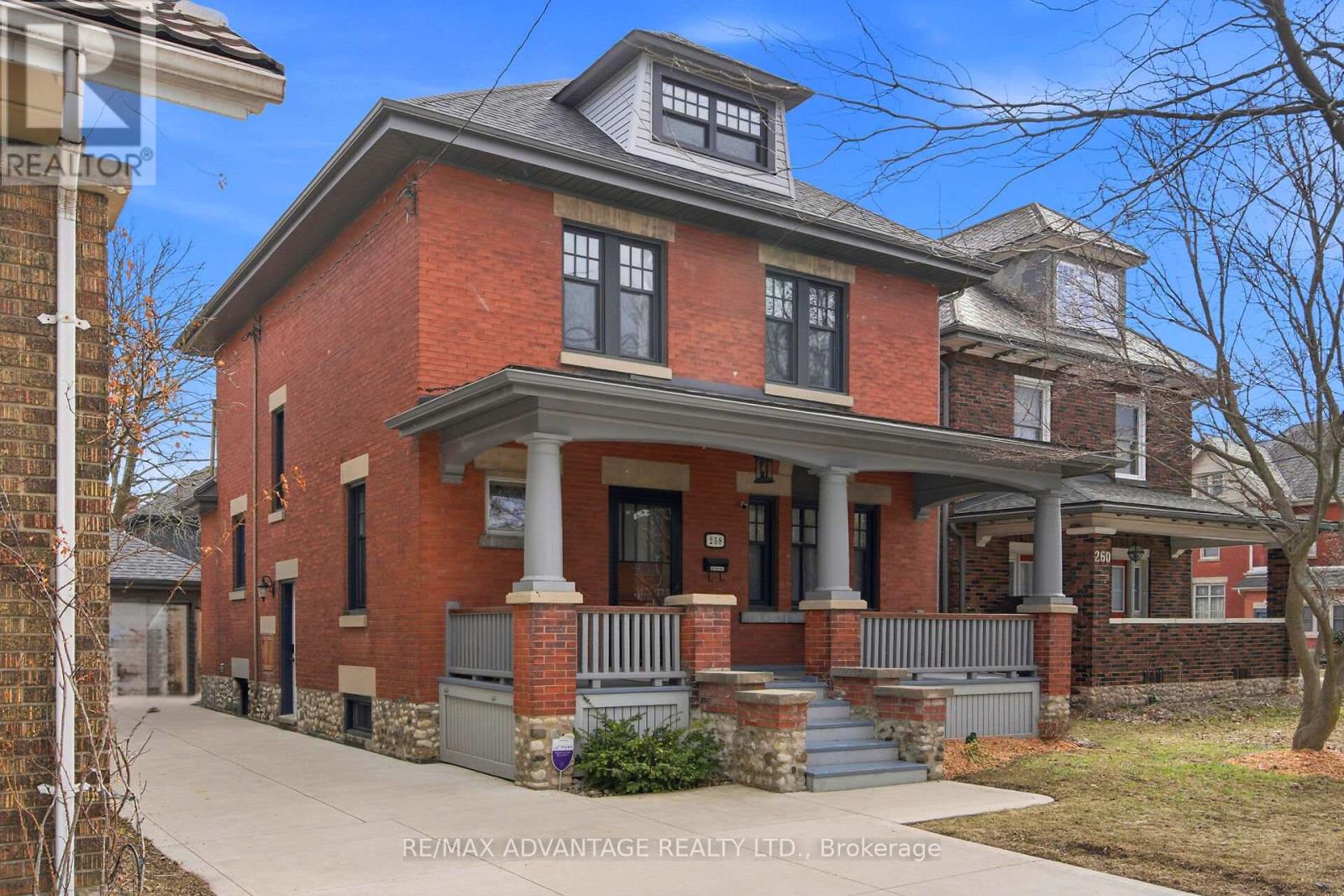 258 Ridout Street S, London South, Ontario N6C 3Y6 - Photo 2 - X12972350