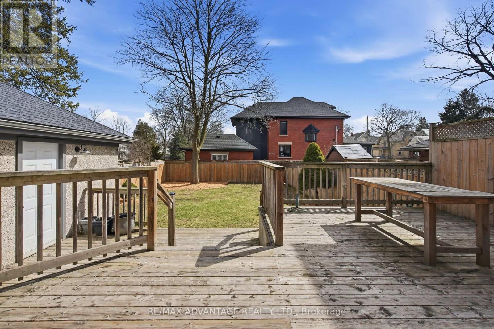 258 Ridout Street S, London South, Ontario N6C 3Y6 - Photo 41 - X12972350