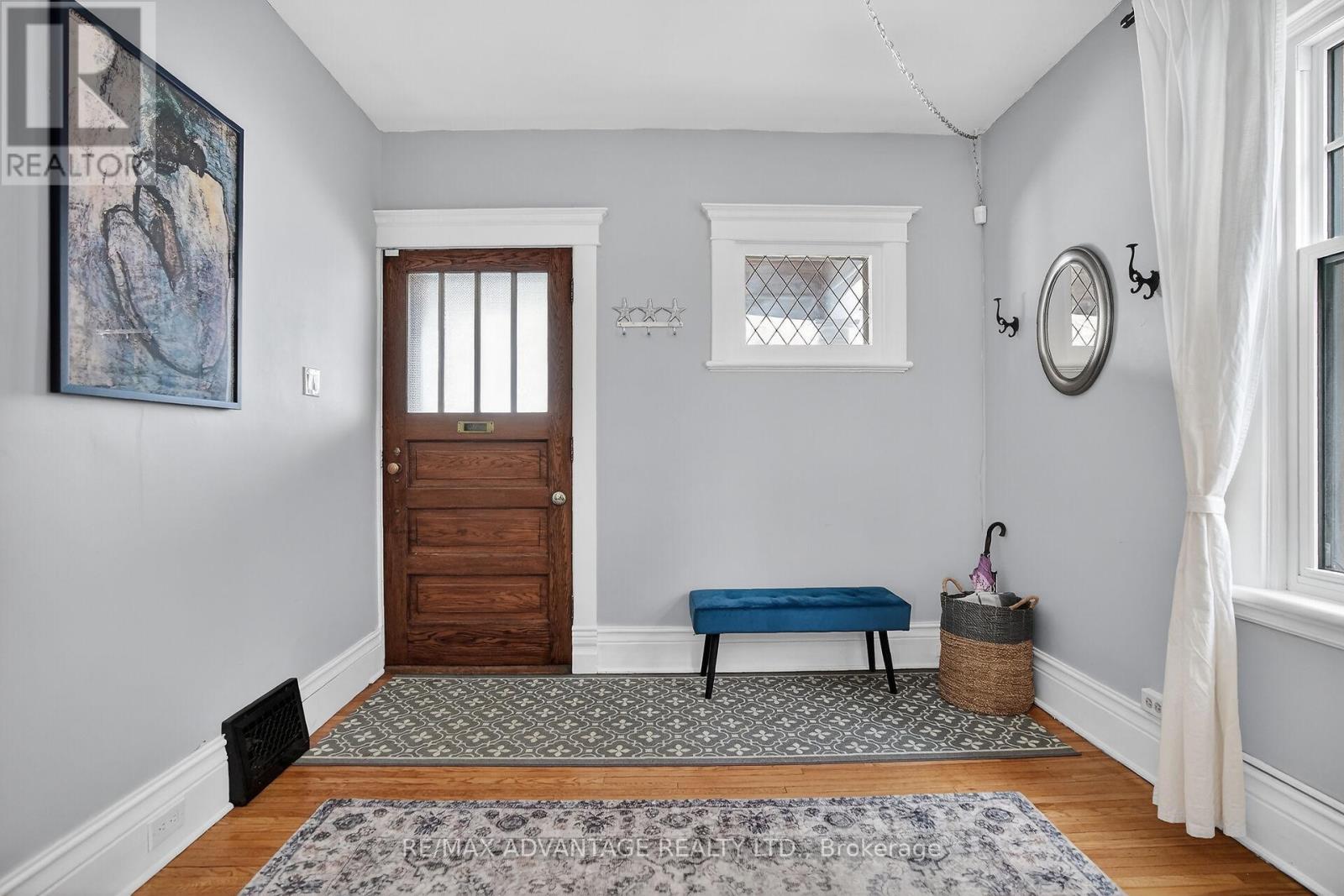 258 Ridout Street S, London South, Ontario N6C 3Y6 - Photo 8 - X12972350