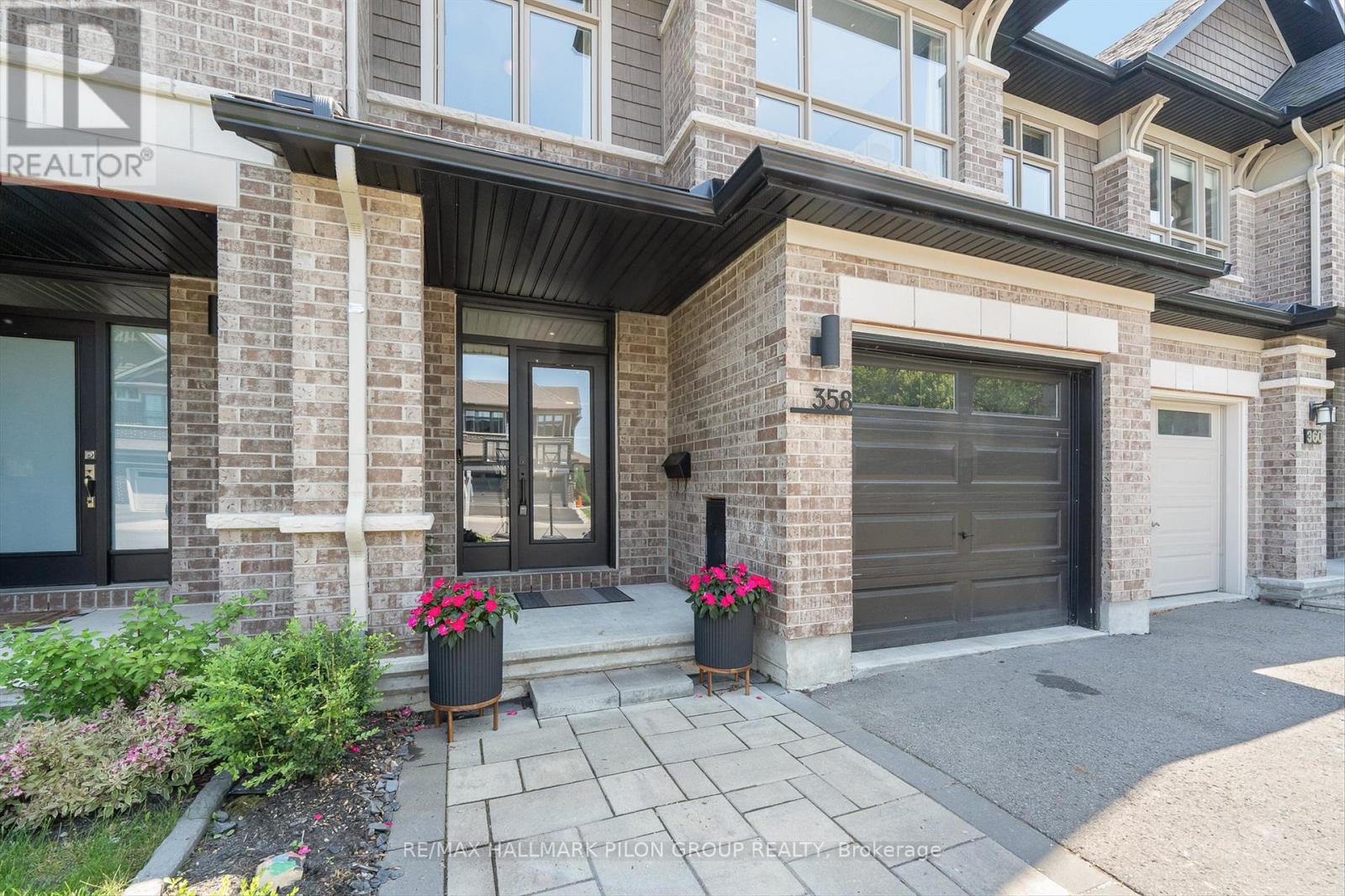 358 Rainrock Crescent, Ottawa, Ontario  K1W 0J6 - Photo 2 - X12972248