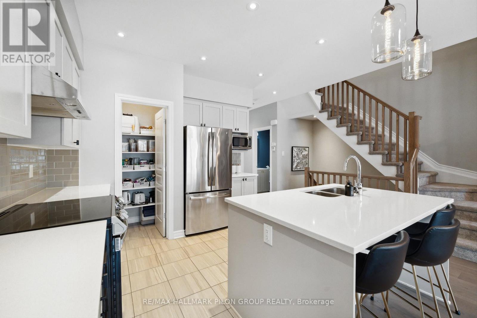 358 Rainrock Crescent, Ottawa, Ontario  K1W 0J6 - Photo 5 - X12972248