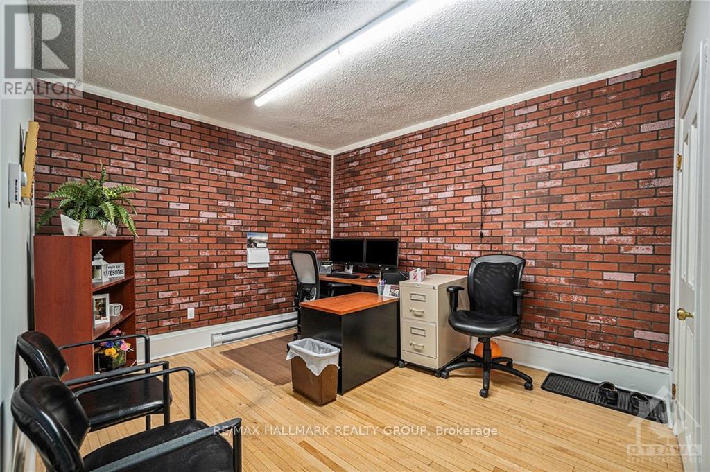 56-58 Foster Street, Perth, Ontario  K7H 1S1 - Photo 12 - X12972312