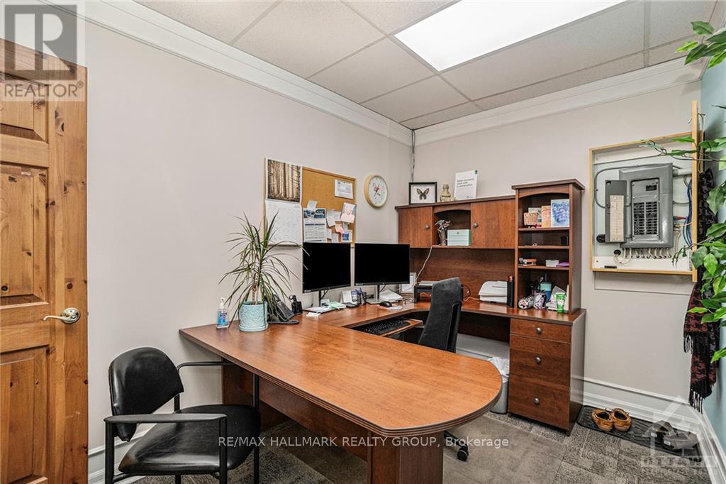 56-58 Foster Street, Perth, Ontario  K7H 1S1 - Photo 23 - X12972312