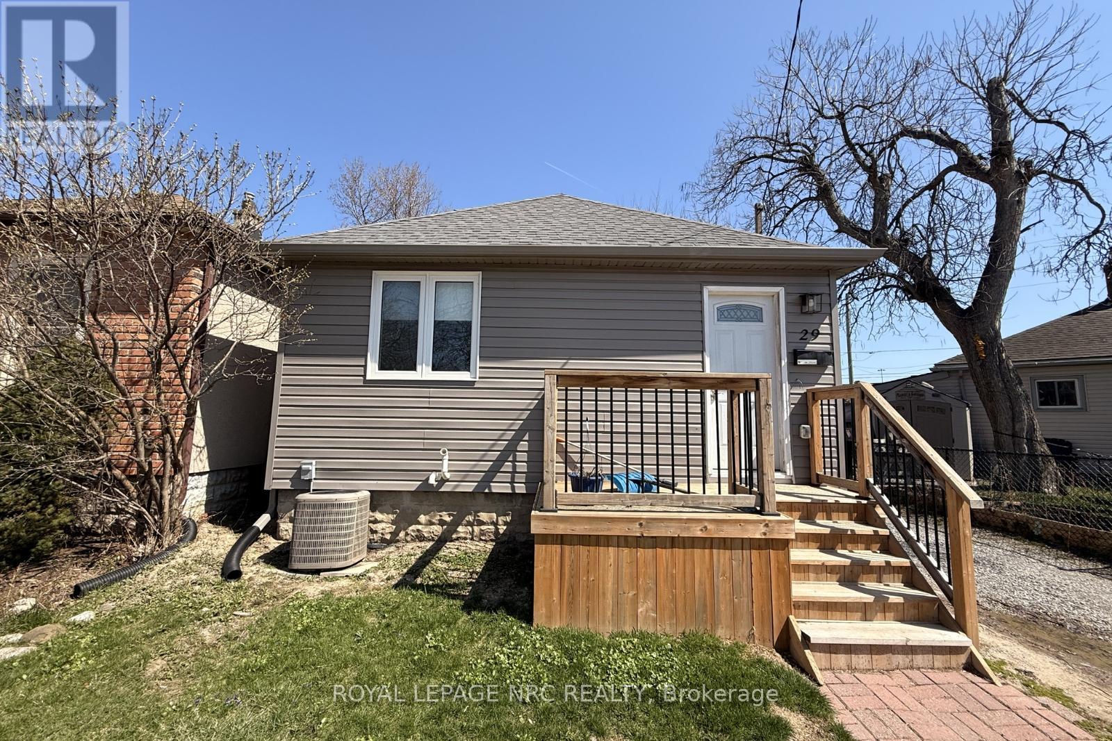 29 Trapnell Street, St. Catharines, Ontario  L2R 1B1 - Photo 1 - X12637928