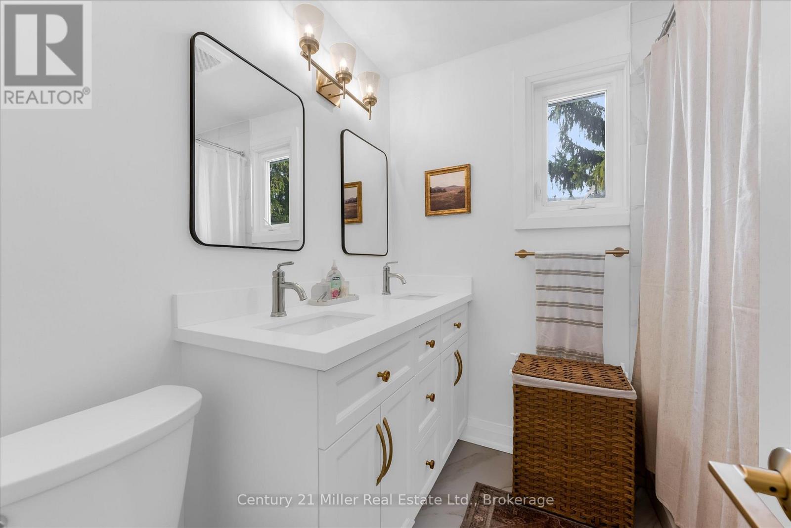 194 Solingate Drive, Oakville, Ontario  L6L 3T1 - Photo 15 - W12972268