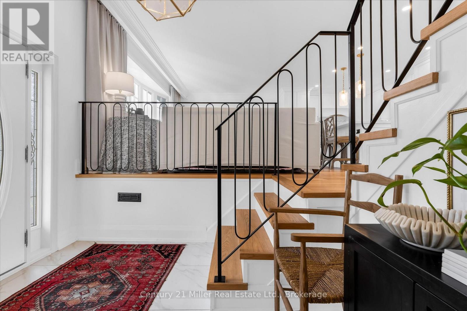 194 Solingate Drive, Oakville, Ontario  L6L 3T1 - Photo 19 - W12972268