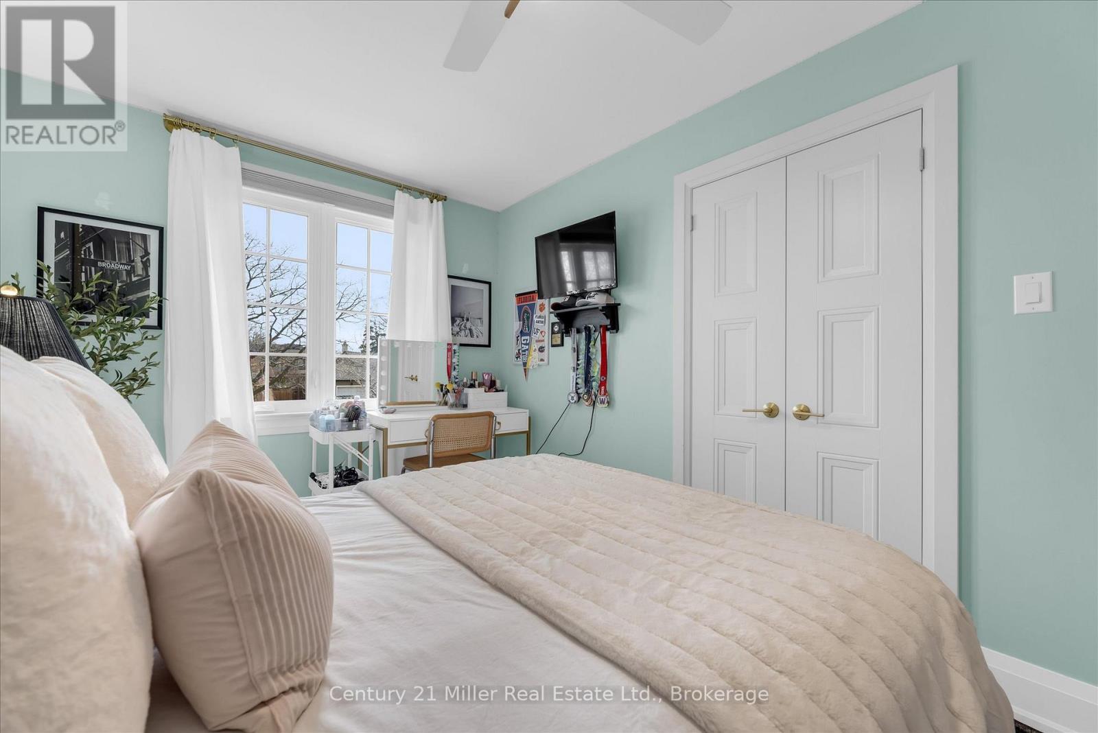 194 Solingate Drive, Oakville, Ontario  L6L 3T1 - Photo 21 - W12972268