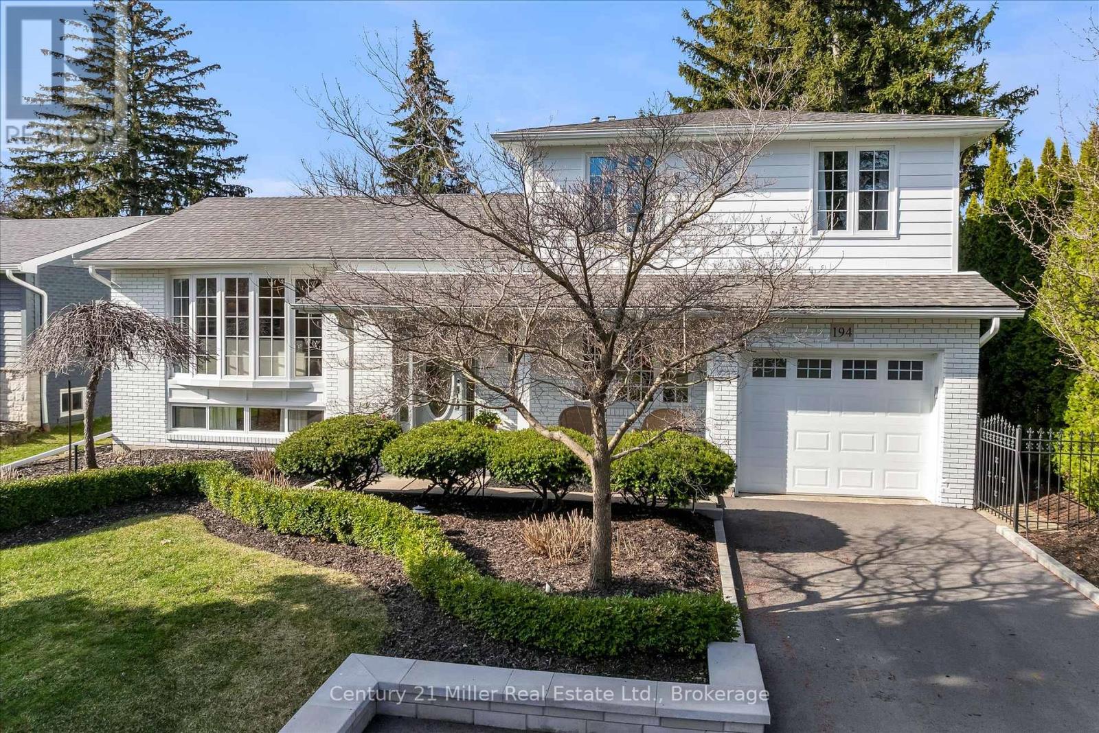 194 Solingate Drive, Oakville, Ontario  L6L 3T1 - Photo 44 - W12972268