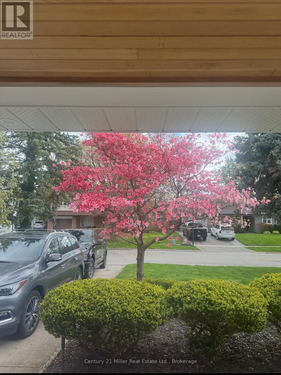 194 Solingate Drive, Oakville, Ontario  L6L 3T1 - Photo 47 - W12972268