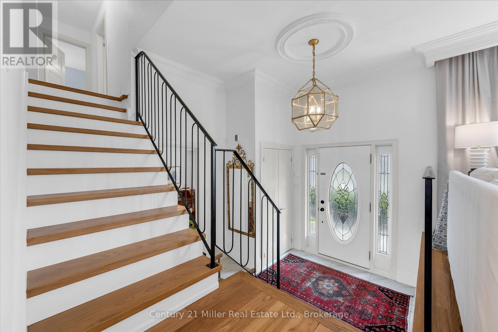 194 Solingate Drive, Oakville, Ontario  L6L 3T1 - Photo 6 - W12972268