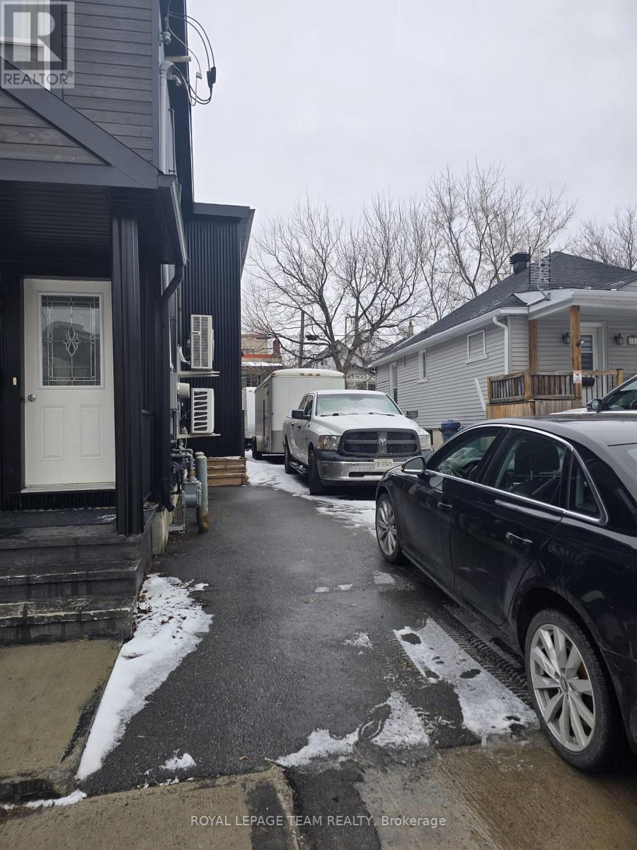 A - 259 Montfort Street, Ottawa, Ontario  K1L 5P1 - Photo 3 - X12915664