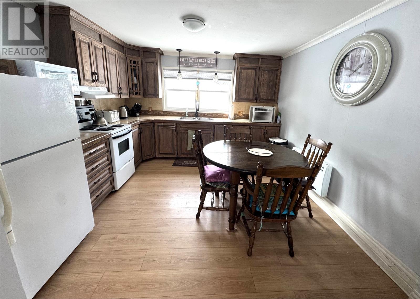 74 Crooked Lake Road, Badger, Newfoundland & Labrador   - Photo 2 - 1294714