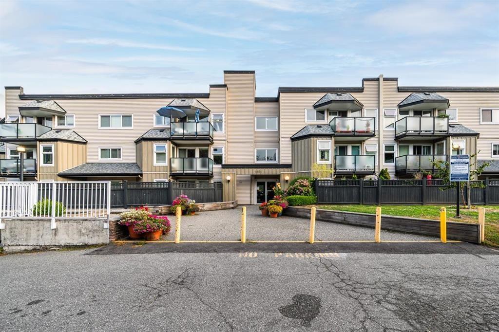 315 1850 E SOUTHMERE CRESCENT, Surrey, British Columbia