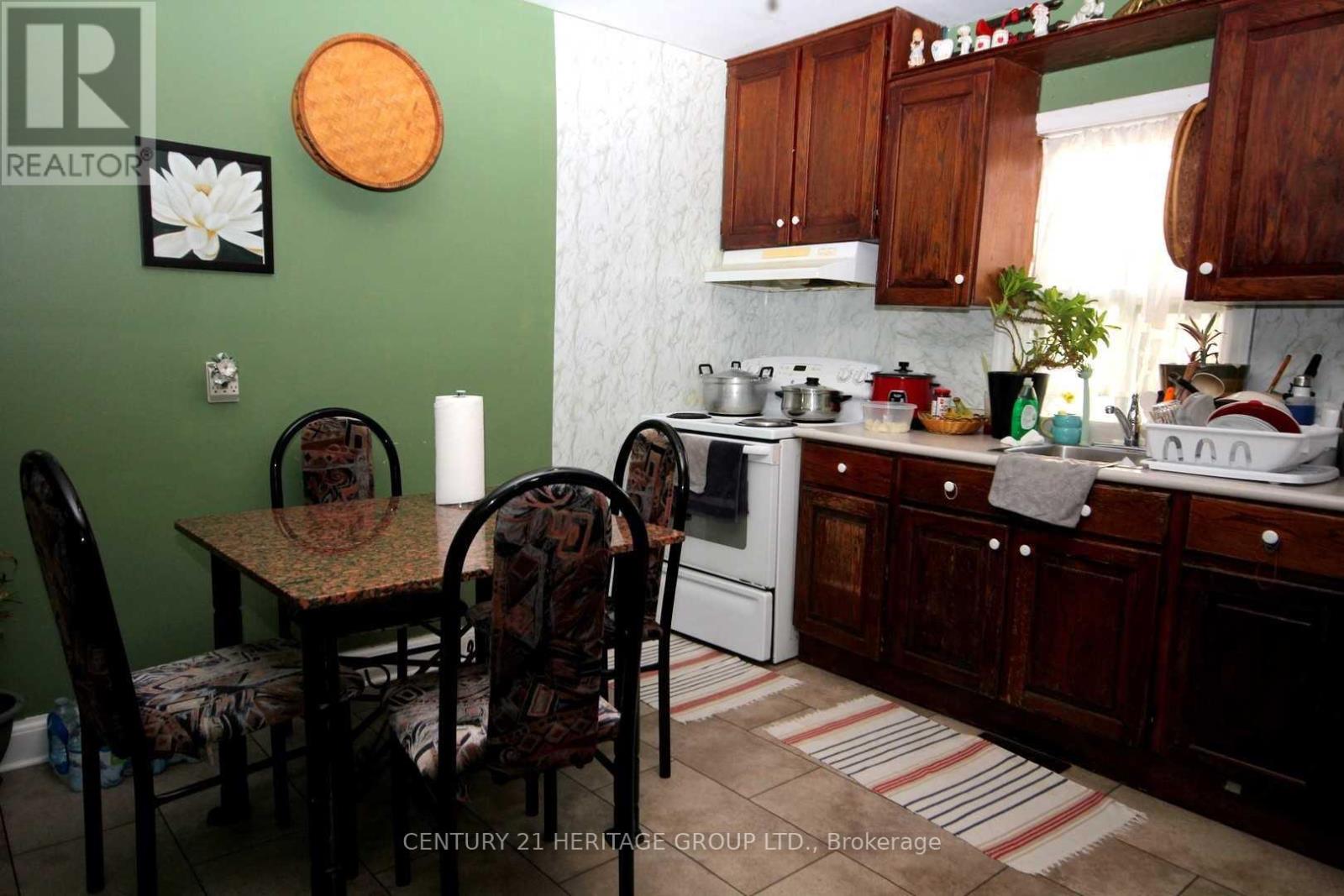 112 Toronto Street, Bradford West Gwillimbury, Ontario  L3Z 1N9 - Photo 13 - N12913428