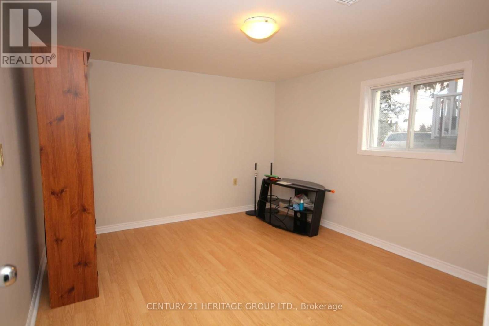 112 Toronto Street, Bradford West Gwillimbury, Ontario  L3Z 1N9 - Photo 10 - N12913428